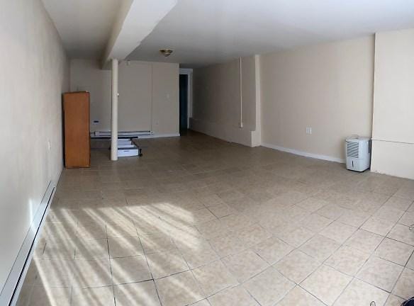 42 E Washington St unit 42-4 - Hagerstown, MD 21740 - Home For Rent