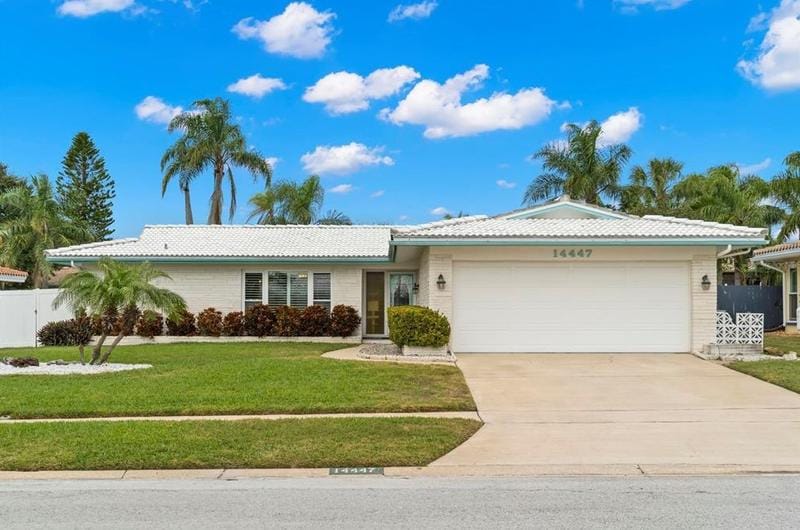 14447 Yacht Club Blvd, Seminole, FL 33776 - MLS U8227822 for Sale