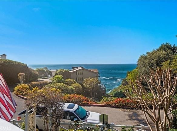 31531 Bluff Dr #BACK - Laguna Beach, CA 92651 - Home For Rent