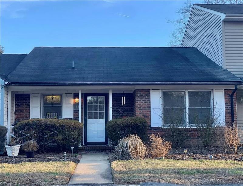 712 MEADOWGREEN VILLAGE DR # B, Eden, NC 27288 Single Family Residence For Sale  MLS# 1131270