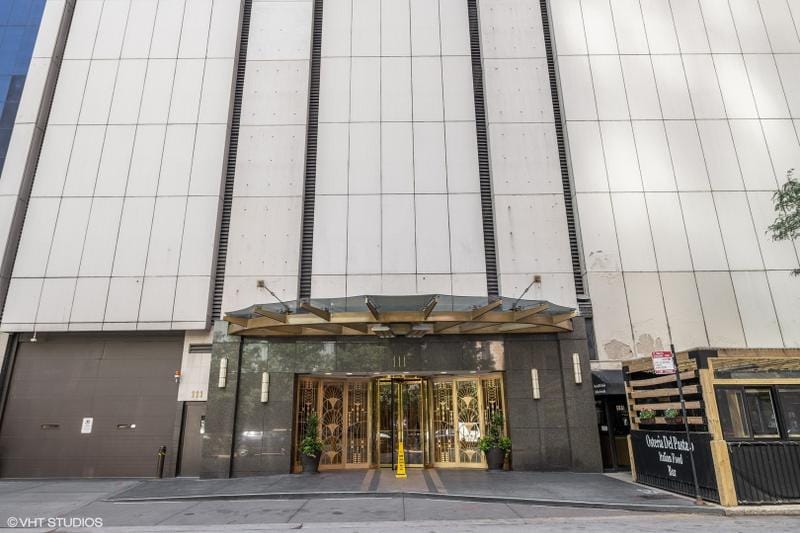 111 East Chestnut Street, Unit 19A, Chicago, IL 60611 for Sale