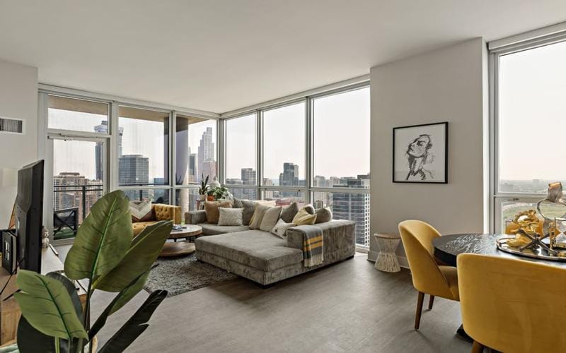 Rental listing in West Loop, Downtown. Contact the landlord or property manager direct about rental.