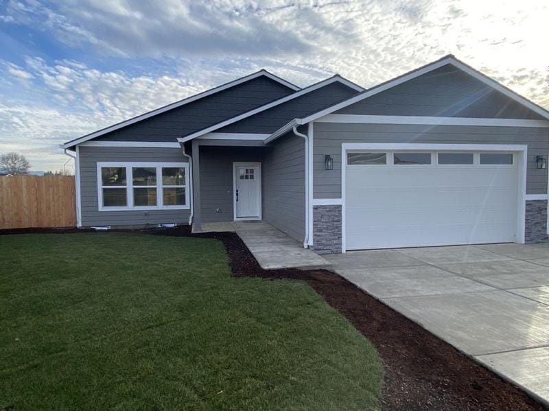 1682 Monarch Lane, Medford OR 97504 for Sale