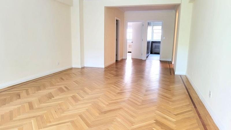 Rental listing in Upper East Side, Manhattan. Contact the landlord or property manager direct about rental.
