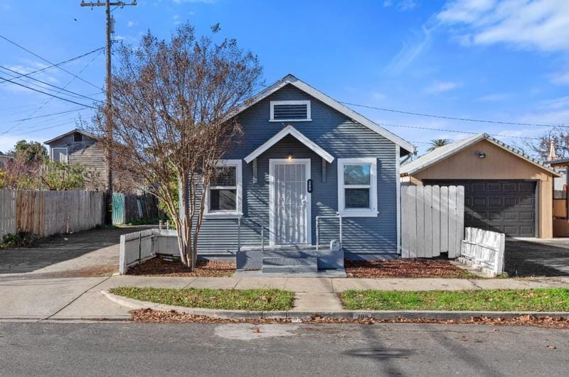 209 S Garfield St, Lodi, CA 95240 - MLS 224005078 for Sale