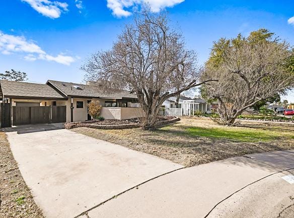 1919 East Montecito Avenue - Phoenix, AZ 85016 - Home For Rent