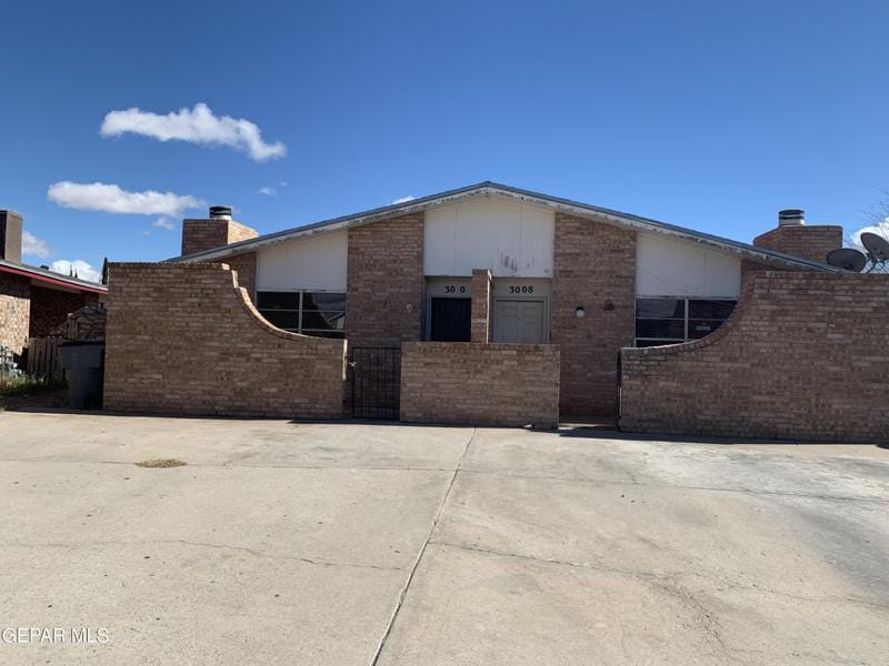 3008-3010 Barkarian, El Paso, TX 79936 for Sale
