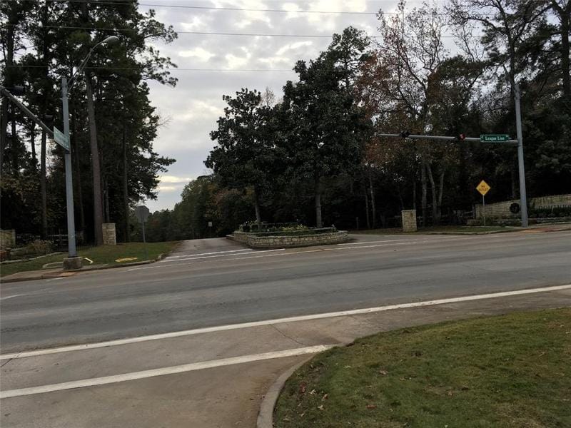 1930 Autumn Ridge Dr, Conroe, TX 77304 for Sale