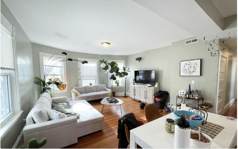 Furnished Mission Hill, Boston Area room for rent in 3 Bedrooms, Apartment for 1333 per month. Room ID 4738473