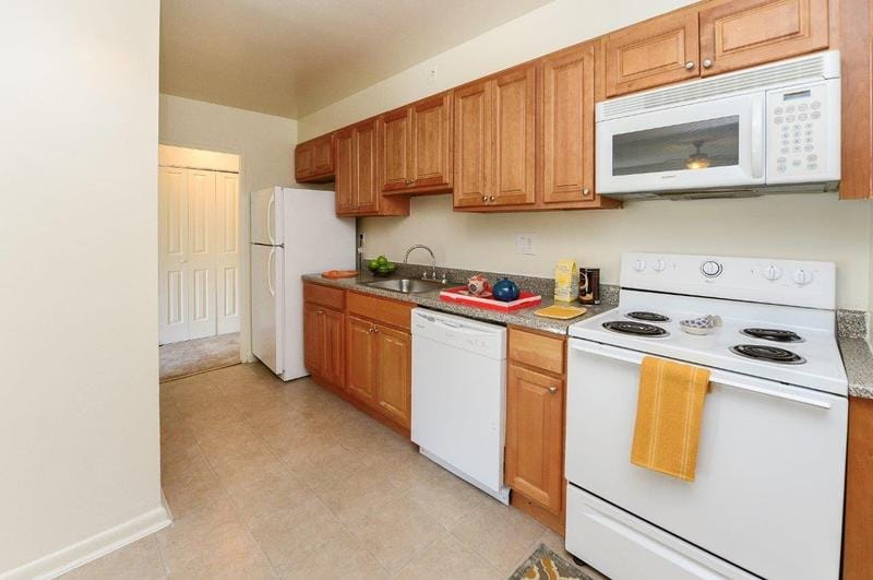 Studio - 460 sqft  Colonials Apartment Homes for Sale