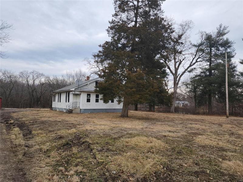 9367 SCHAEFER RD, Staunton, IL 62088 Single Family Residence For Sale  MLS# 24007673 for Rent