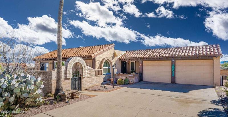 2741 S Calle Unamuno, Green Valley, AZ 85622  624551664 for Sale