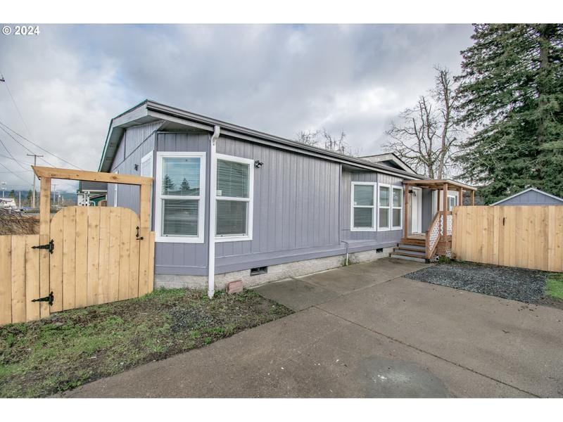 247 37TH ST, Springfield OR 97478 for Sale