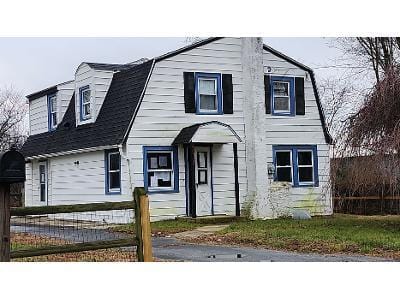 W 13th St for Sale