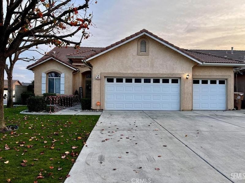 3003 Boulder Ridge Ln, Bakersfield, CA 93313 - MLS SR24023669 for Sale