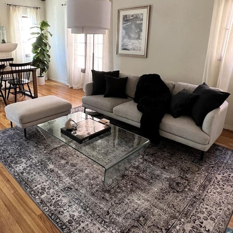 Rental listing in Park La Brea, Metro Los Angeles. Contact the landlord or property manager direct about rental.