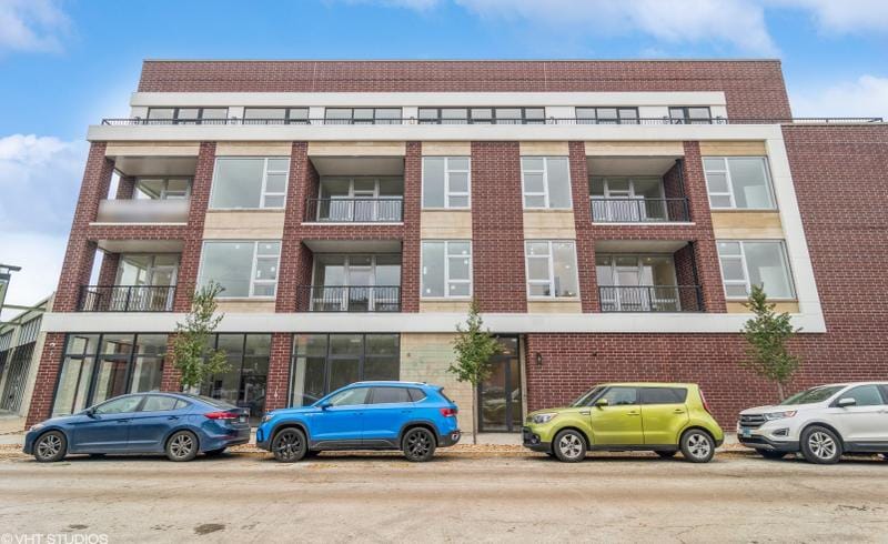 2105 W Caton St #401, Chicago, IL 60647 - MLS 11973598 for Rent