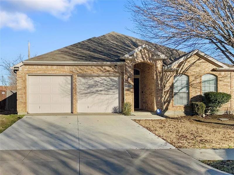 1203 Mule Deer Dr, Arlington, TX 76002 for Sale