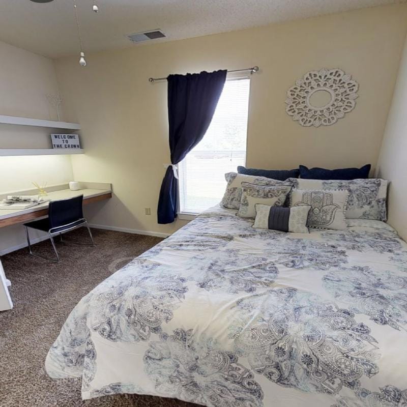 Furnished Bowling Green, Warren County room for rent in 4 Bedrooms, Apartment for 420 per month. Room ID 4738662