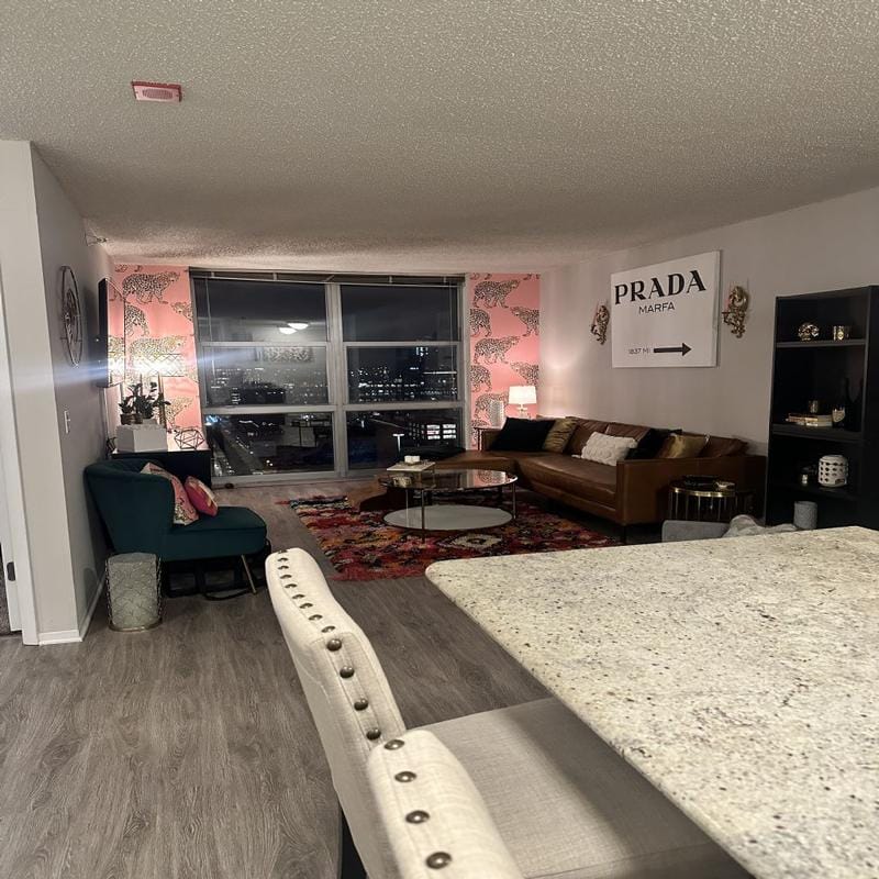 Rental listing in West Loop, Downtown. Contact the landlord or property manager direct about rental.