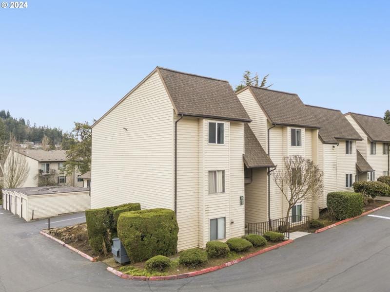 200 SW FLORENCE AVE D-12, Gresham OR 97080 for Sale