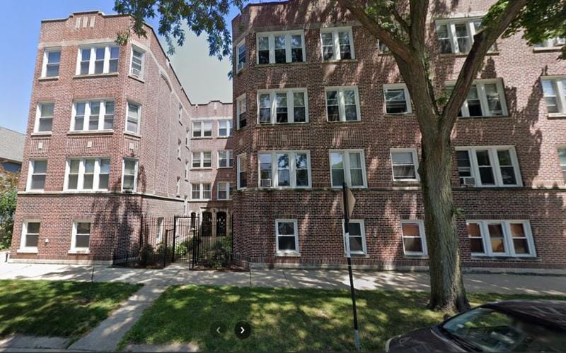 Rental listing in Edgewater, North Side. Contact the landlord or property manager direct about rental.