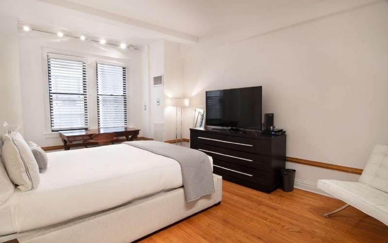 Rental listing in Midtown-West, Manhattan. Contact the landlord or property manager direct about rental.