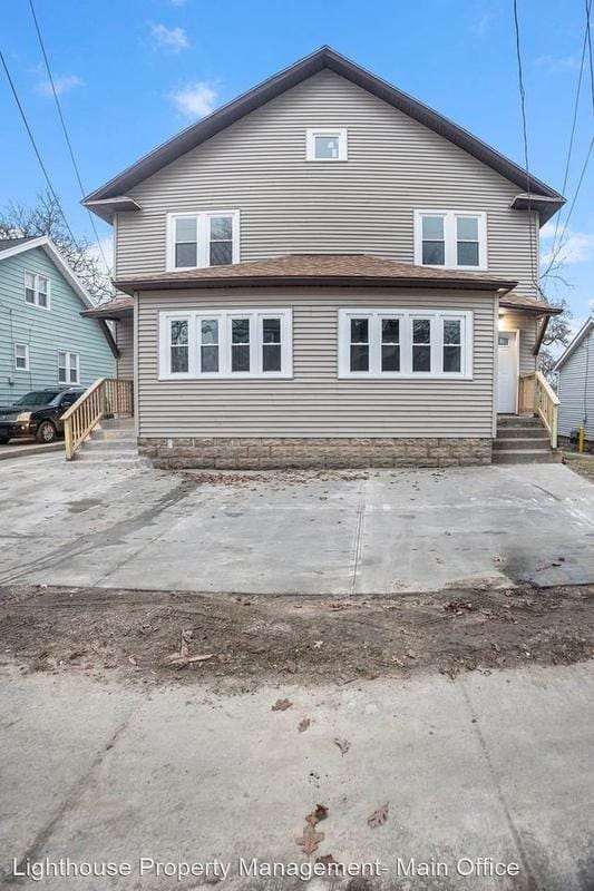 423 Leonard St NE  421/423 Leonard St NE for Sale