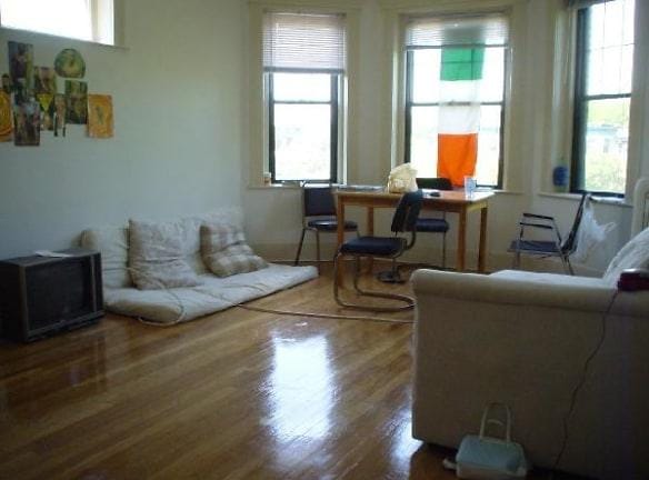 1283 Commonwealth Ave unit 5 - Boston, MA 02134 - Home For Rent