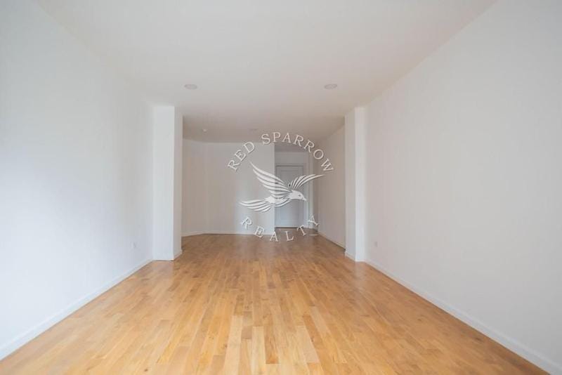 Rental listing in Upper West Side, Manhattan. Contact the landlord or property manager direct about rental.