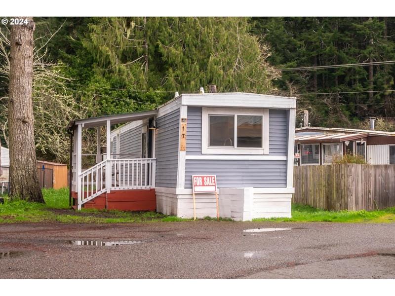 67624 Spinreel 17A, North Bend OR 97459 for Sale