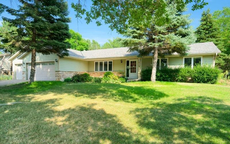 Rental listing in Woodbury, Twin Cities Area. Contact the landlord or property manager direct about rental.