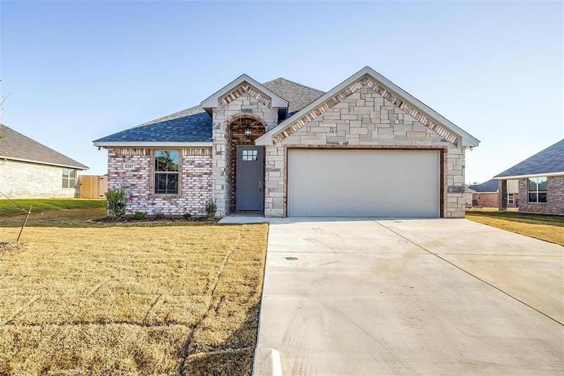3327 Arrow Creek Dr, Granbury, TX 76049 for Rent