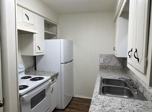 2002 Washington St #6 - Commerce, TX 75428 - Home For Rent