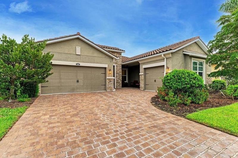 11680 Tapestry Ln, Venice, FL 34292 - MLS A4583975 for Sale