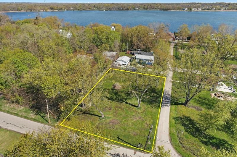 28490 W Main St, Wauconda, IL 60084 - MLS 11773953 for Sale