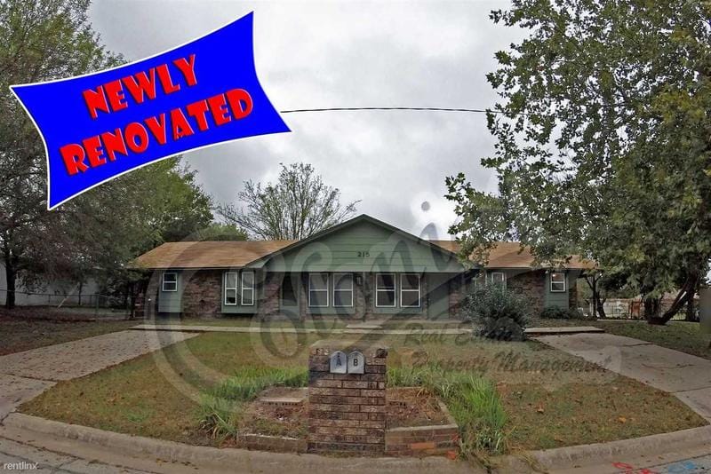 B  215 E Robin Ln for Sale