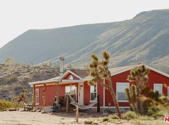55616 Pipes Canyon Rd - Yucca Valley, CA 92284 - Home For Rent