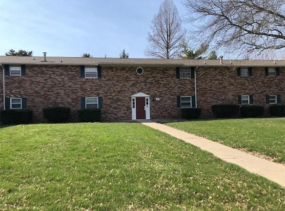 918 E Colonial Manor Dr unit 109 - Greensburg, IN 47240 - Home For Rent