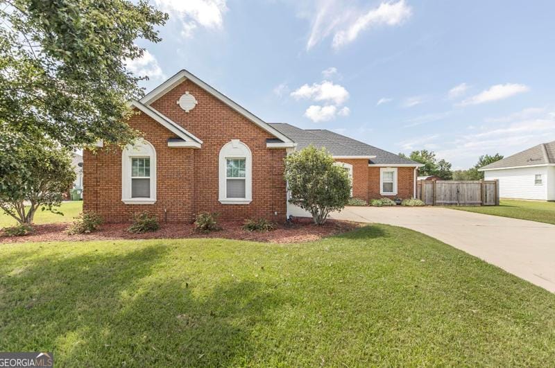 121 Elizabeth Dr, Byron, GA 31008 - MLS 20145972 for Sale