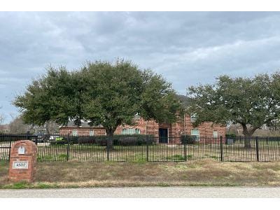 Creek Point Ln for Sale