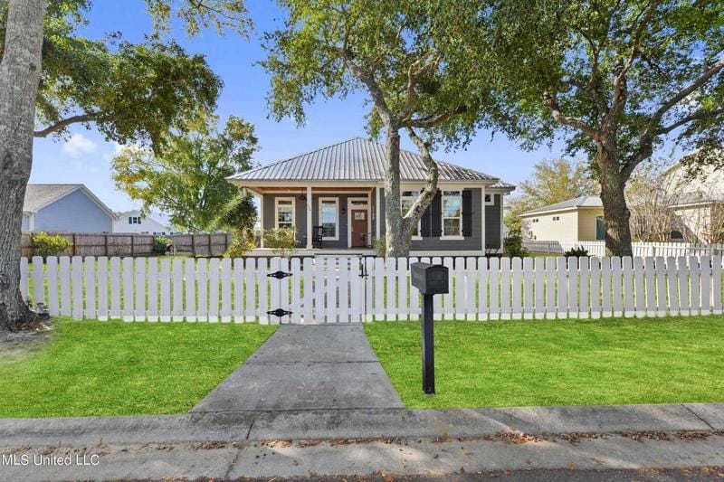 334 Saint Charles Street, Bay Saint Louis, MS 39520  610258020 for Sale