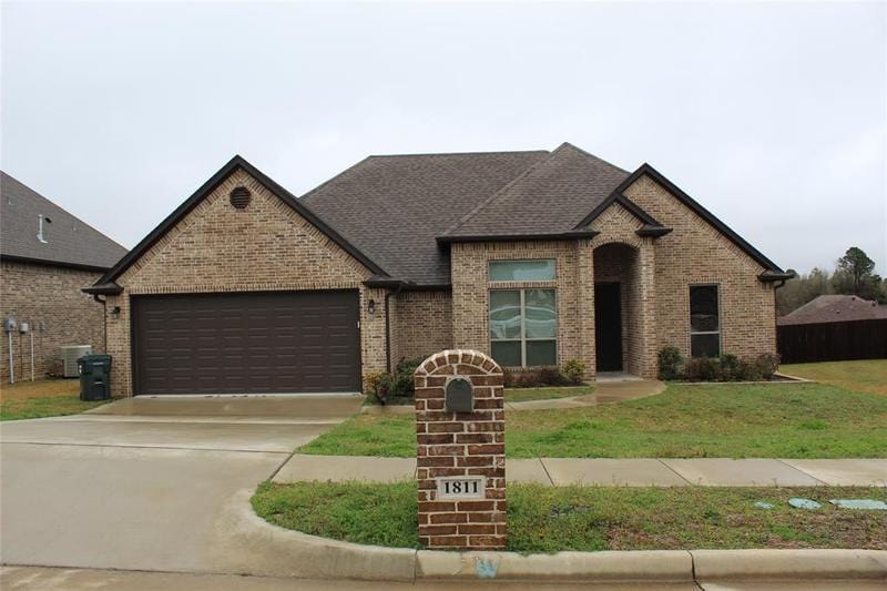 1811 Spruce Pine Ln, TYLER, TX 75703 for Sale