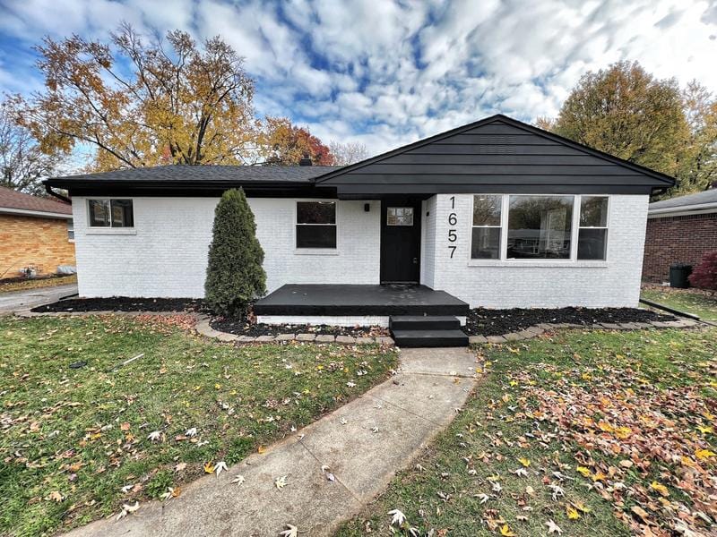 1657 Desoto Ln, Indianapolis, IN 46224  MLS# 21949760 for Sale