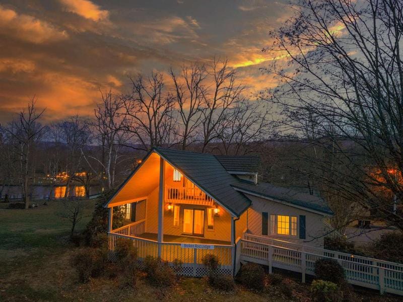 337 Riverview Road, Bristol, TN 37620  614541827 for Sale