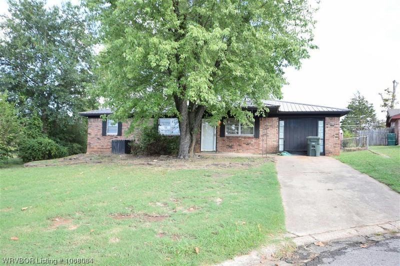 1134 BOB O LINK ST, Sallisaw, OK 74955 Single Family Residence For Sale  MLS# 1068084