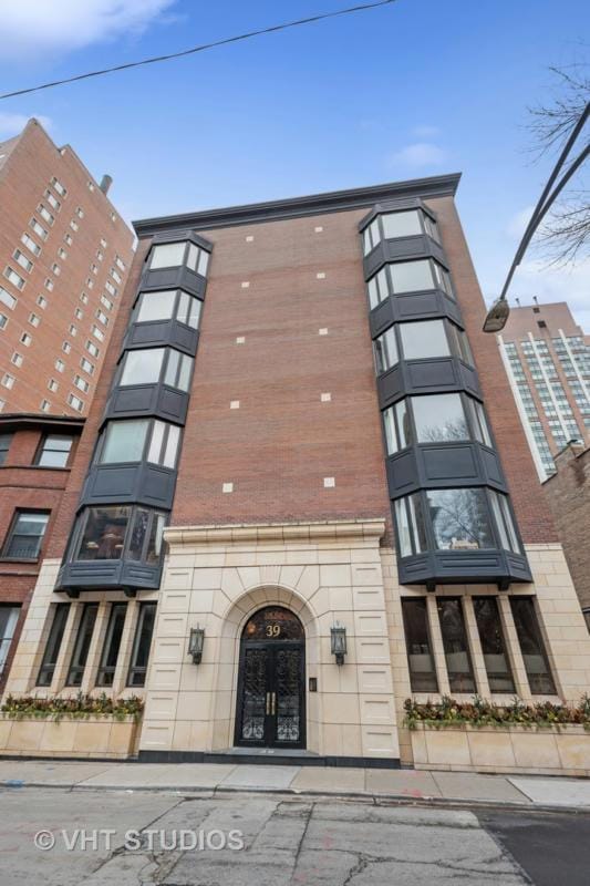 39 E SCHILLER ST APT 2W, Chicago, IL 60610 Duplex For Sale  MLS# 11955062