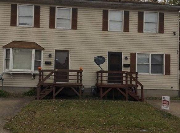 63 Riverside Dr - Charleston, WV 25303 - Home For Rent