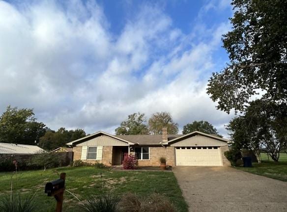 501 Sycamore Street - Whitehouse, TX 75791 - Home For Rent