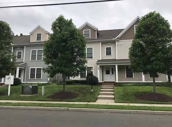 Summerview Square Apartments - 15 W Main St - Norwalk, CT Apartments for Rent